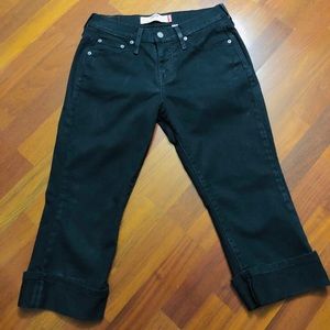 Women’s size 8 Levi 515 black denim Capri